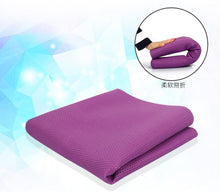 Load image into Gallery viewer, CROSSWAY Foldable 1.1 KGS Ultralight 1.5 mm Thickness Nonslip Natural Rubber Yoga Mat Gymnastics 183cm*61cm*1.5mm Yoga Mats